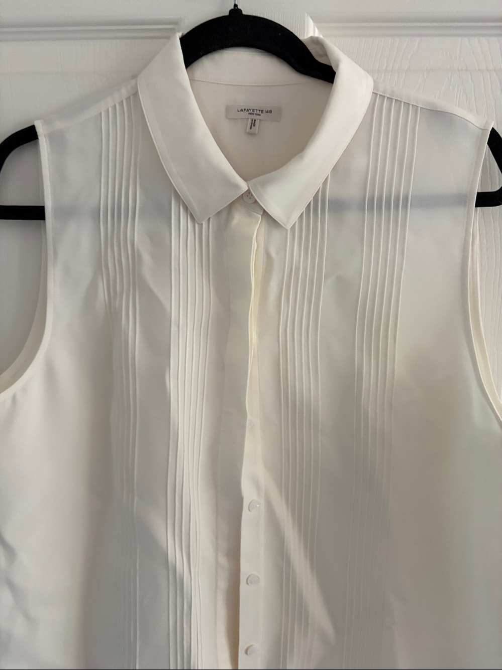 Lafayette 148 New York Women's Sleeveless Silk Button Down Blouse cream Size l - Picture 2 of 5